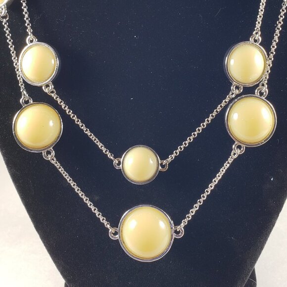 β¨ Layered Silver-Tone Necklace & Earrings Set β Yellow Beaded Elegance! Jewelry - Picture 4 of 7